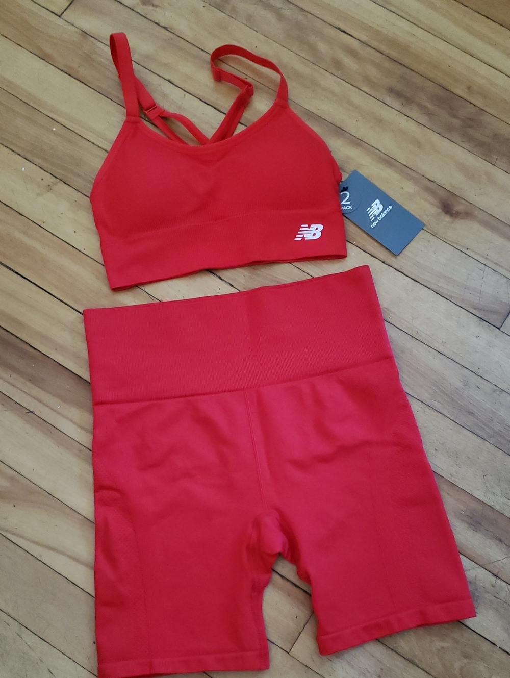 NEW BALANCE BNWT Seamless Sports Bra & HR Short Set - Color Fire Cracker  Small